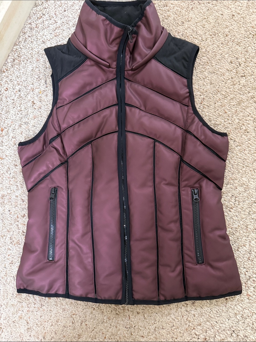 blanc noir Quilted Sleeveless Vest in Burgundy